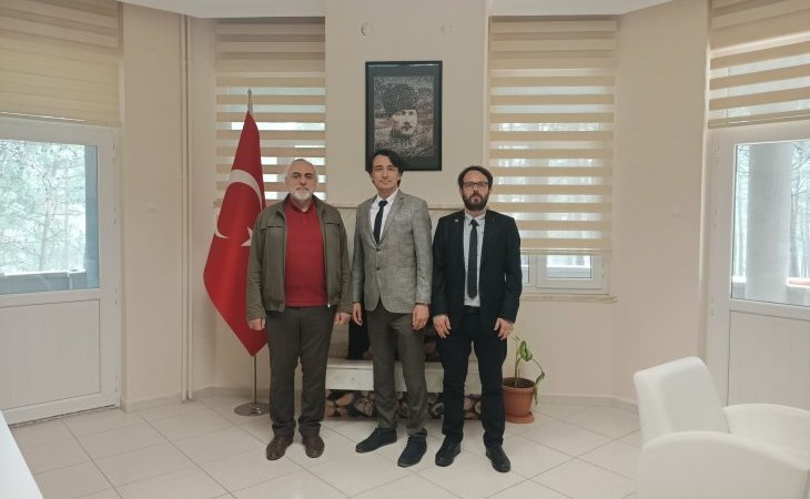 Türkiye Maarif Vakfı uluslararası ofis yöneticisi Hasan Pehlivan ve uluslararası öğrenci danışmanı  Oguz Kartav Birimizi ve Uzaktan Eğitim Merkezimizi ziyaret ettiler.  